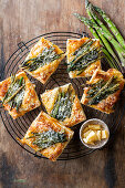 Puff pastry tart with green asparagus