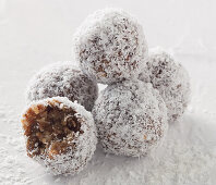 Bliss balls made from wholemeal wheat biscuits, dates and coconut flakes