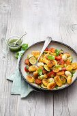 Gnocchi-Salat 'Caprese' mit Zucchini, Tomaten und Mozzarella