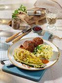 Roasted summer pointed cabbage with Swedish meatballs