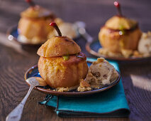 Stuffed pears with yoghurt biscuit ice cream