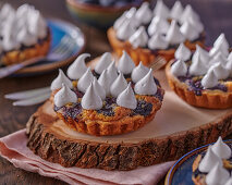 Blueberry and meringue tartelettes