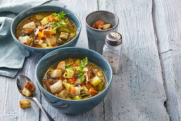 Quick potato soup with croutons