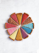 Bunte Karamell-Streusel-Tarte