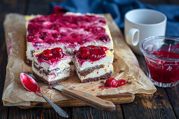 Cheesecake with poppy seeds and sour cherries