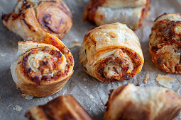 Puff pastry buns with tuna, red pesto and mozzarella