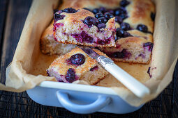 Yeast cake with blueberries
