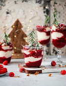 No bake cheesecake with raspberries in a jar