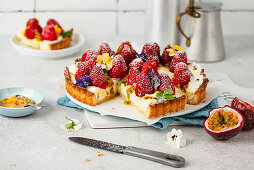 Strawberry tart with vanilla cream