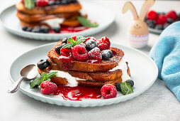 French Toast mit Sommerbeeren und Mascarponecreme