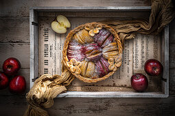 Mixed apple cake with braided rim