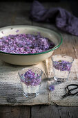 Flavoured water with violet blossoms