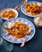 Caramelised apples with nut crumble