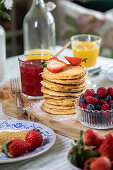 Mini pancakes and berry smoothie