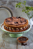 Banana cake (gateau) with caramel and chocolade whipped cream + steps