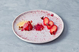 Beetroot salmon with horseradish and rosemary crumble