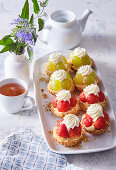 Mini tartelettes with vanilla cream and fresh fruit
