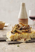 Focaccia with mushroom sugo