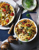 Überbackene Fusilli mit Wurst, Lauch und Ziegenkäse