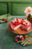 Strawberry crunch cake with oat and nut base