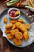 Knusprige Chicken Nuggets mit Ketchup