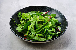 Mixed leaf salad with spinach and rocket