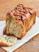 Garlic plucked bread with herbs