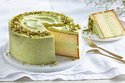 Courgette tart with pistachio and lemon cream