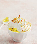 Lemon and passion fruit cream with meringue topping