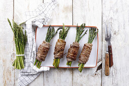 Beef rolls with wild asparagus