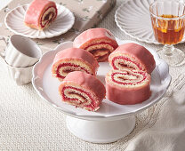 Yeast dough rolls with honey wine and raspberry filling