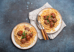 Spaghetti with meatballs and tomato sauce