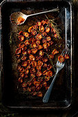 Oven-dried tomatoes with herbs