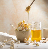 Popcorn with honey and salt