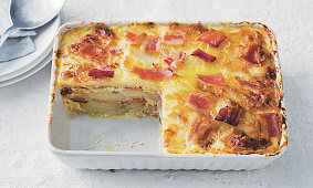 Potato gratin with cheese and bacon