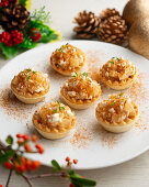 Tartlets with goat's cheese and caramelised pears