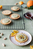 Shortbread with pistachio cream