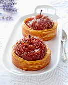 Douillon de pommes mit knusprigem Blätterteig