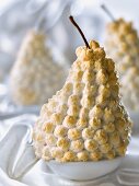 Pear with meringue coating