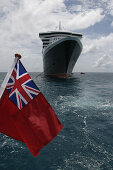 Queen Mary 2, Tide an anchor, St. Maarten, Queen Mary 2, QM2 Vor Anker liegend vor der Küste von St.Maarten in der Karibik.
