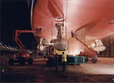 Schiffsschrauben der Queen Mary 2, Schiffswerft in Saint-Nazaire, Frankreich