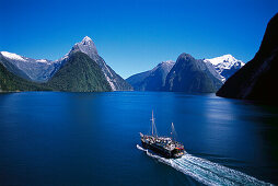 Luftaufnahme, Milford Sound, Fiordland Nationalpark, Südinsel, Neuseeland