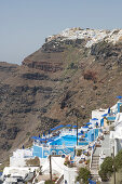 Klippe von Fira mit Häuser und Hotels, Fira, Santorini, Kykladen, Griechenland