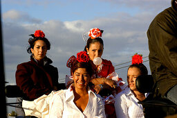 Flamencotänzer auf Kutsche, Sevilla, Andalusien, Spanien