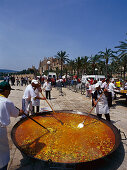 Paella in a giant frying pan, Parc de la Mar, Palma de Majorca, Majorca, Spain