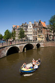 Leisure Boat, Bridge, Keizersgracht, Leidsegracht, Leisure boat in front of stone bridge, Keizersgracht and Leidsegracht, Amsterdam, Holland, Netherlands