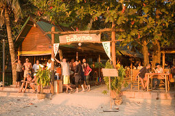 Tourists visiting BoBo's Plaza, a beach bar at Hat Rai Leh, Railay West, Laem Phra Nang, Railay, Krabi, Thailand, after the tsunami