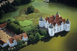 aerial photo of Schloss Glücksburg, … – License image – 70068834 ❘  lookphotos