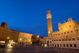 Piazza del Campo im Abendlicht, Siena, Toskana, Italien