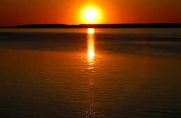 Ein Sonnenuntergang bei Wellfleet Hafen, Cape Cod, Massachusetts, USA